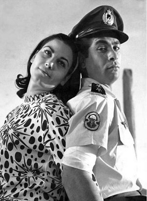 >Pouri Banaei & Behrouz Vossoughi on a film set - 1966
