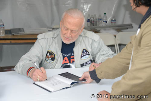 Buzz Aldrin - USC (April 9, 2016) - by QH