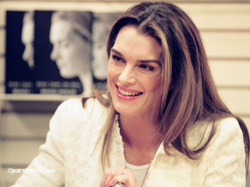 Brooke Shields book signing in Century City, May 6, 2005 - by QH