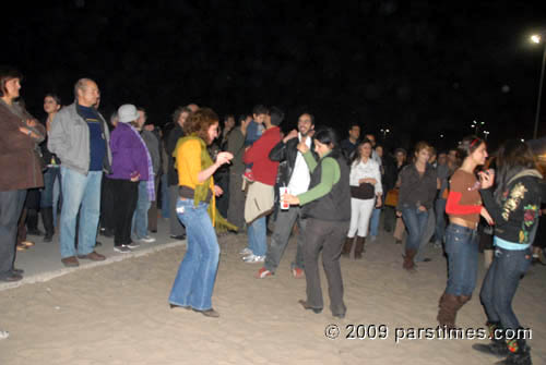 Women Dancing - LA (March 17, 2009) - by QH