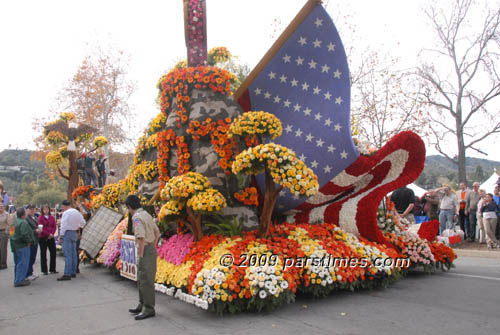 West Covina's Float honoring the Tuskeege Airmen  - Pasadena (December 31, 2009) - by QH