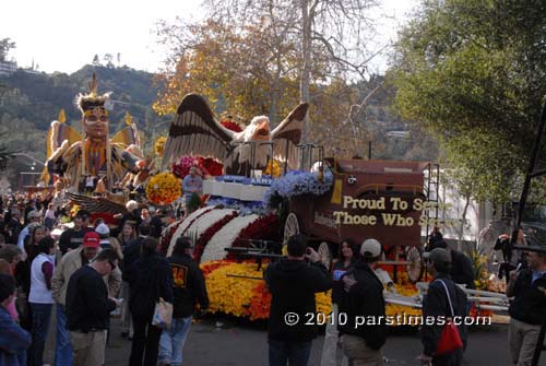 Float Decorations: RFD-TV Float 'One Nation' - Pasadena (December 31, 2010) - by QH