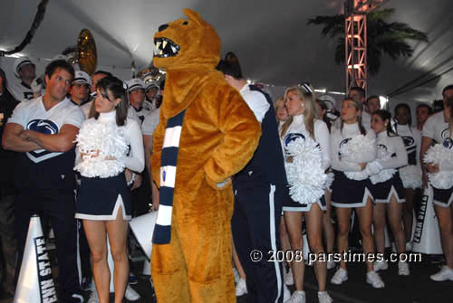 Penn State Cheerleaders & Band Members - Pasadena (December 31, 2008) - by QH