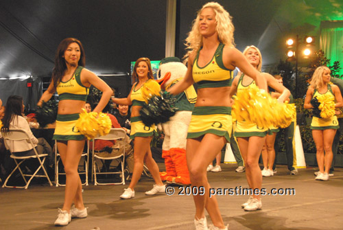 University of Oregon Cheerleaders
 - Pasadena (December 31, 2009) - by QH