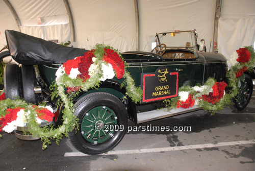 Grand Marshall's Car: 1929 Pierre Arrow - Pasadena (December 31, 2009) - by QH