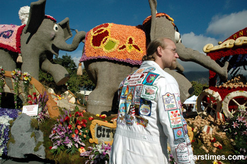 City of Burbank's Float 'Pachyderm Parade' (Winner of Bob Hope Humor Trophy) - Pasadena (January 3, 2006) - by QH