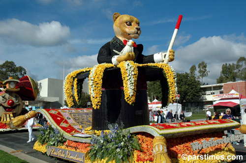The Lions Clubs Float - Pasadena (January 3, 2006) - by QH