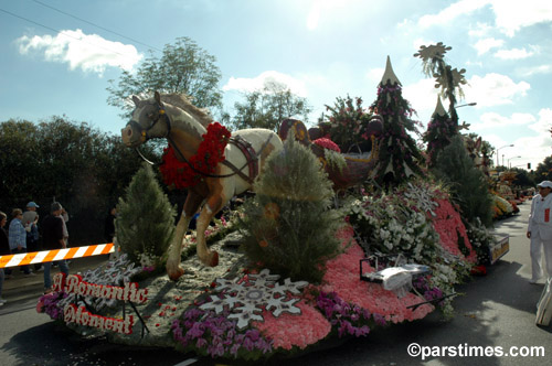 Post Parade: A showcase of Floats - Pasadena (January 3, 2006)  - by QH