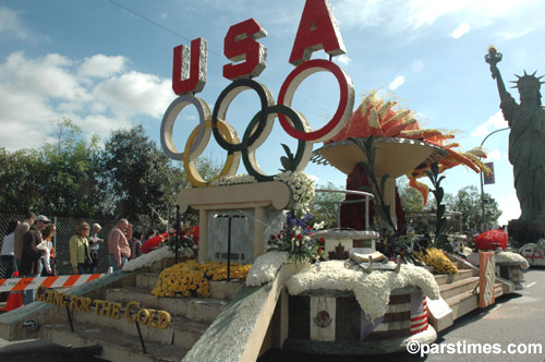 Home Depot's Float 'Going for the Gold' - Pasadena (January 3, 2006) - by QH