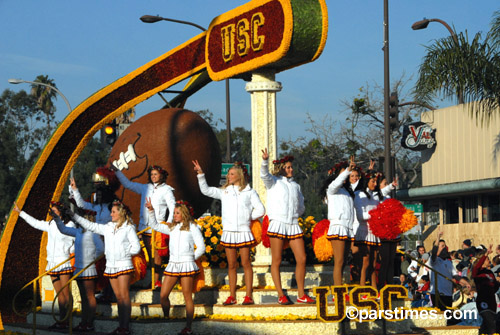 USC Float & Cheerleaders- Pasadena (January 1, 2007) - by QH
