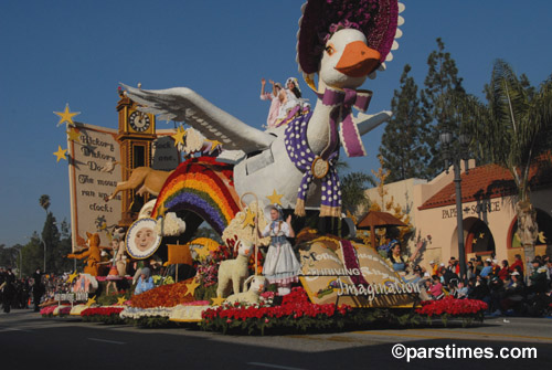 Kaiser Permanente Float: A Thriving Imagination  - Pasadena (January 1, 2007) - by QH