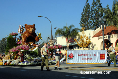 The City of Glendale Float: Our Bear Essentials' (Governor's award)  - Pasadena (January 1, 2007) - by QH