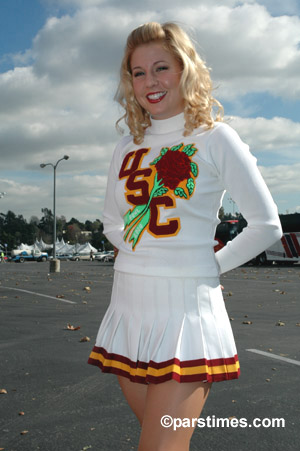 USC Cheerleader, Pasadena  - by QH