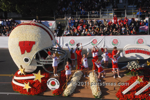 University of Wisconsin Cheerleaders - Pasadena (January 1, 2011) - by QH