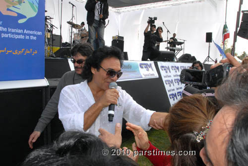 Andy Madadian greeting fans (April 4, 2010) - by QH