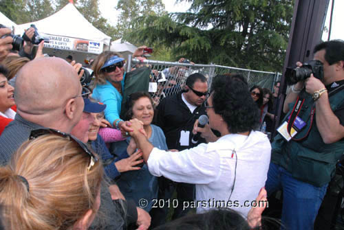 Andy Madadian  greeting fans (April 4, 2010) - by QH