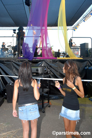 Fans Dancing, Mehregan (September 10, 2006) - by QH
