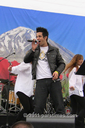 KamyR performing at Sizdah Bedar (April 3, 2011) - by QH