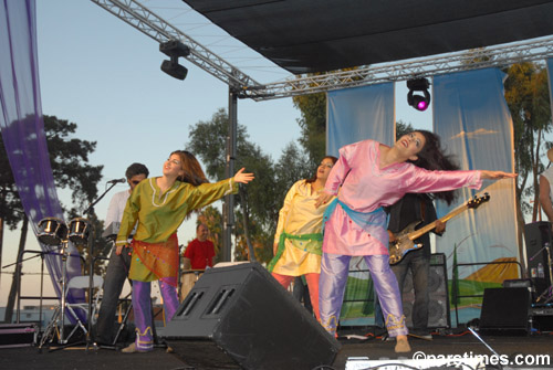 Pyruz and Beshkan Dancers (September 10, 2006) - by QH