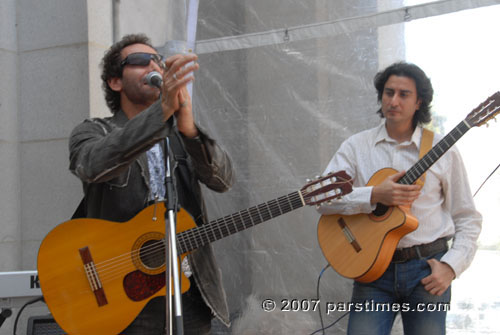 Saeed Mohammadi & Guitarist Babak Amini (March 16, 2007 - by QH