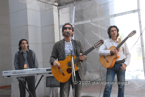 Saeed Mohammadi & Guitarist Babak Amini (March 16, 2007 - by QH