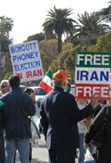 protestors demanding freedom for Iran