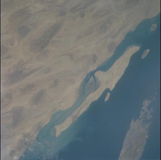Qeshm Island - NASA (June 19, 2001
