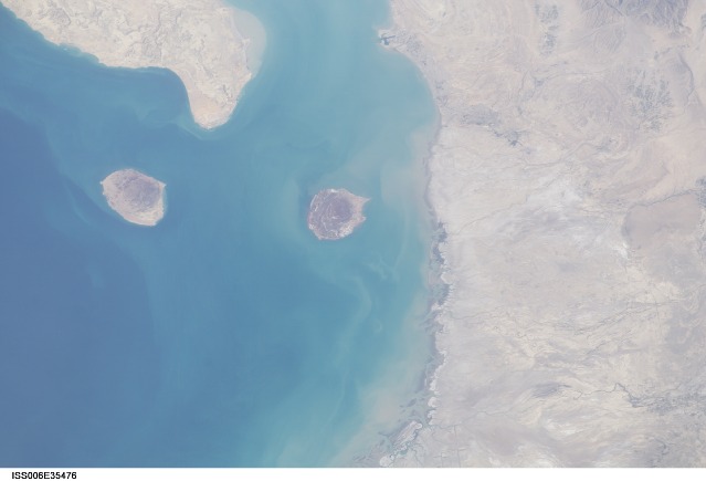 Strait of Hormuz, Islands, Qeshm - NASA (March 3, 2003)