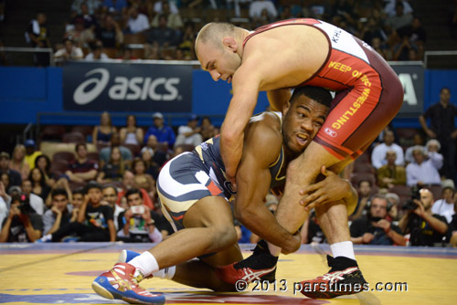 Jordan Burroughs (USA) vs Saba Khubetzhty (Russia) - LA Sports Arena (May 19, 2013) - by QH