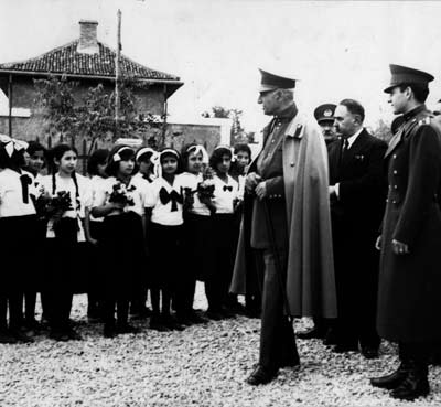 Reza Shah visiting a girls' school