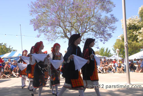 Greek Traditional Dance (May 28, 2012) - by QH