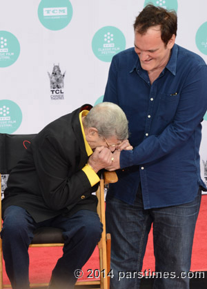 Jerry Lewis biting Quentin Tarantino's hand - Hollywood (April 12, 2014) - by QH
