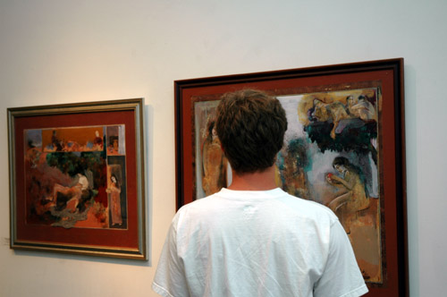 Man admiring Echoes in Bluse Exhibition - by QH