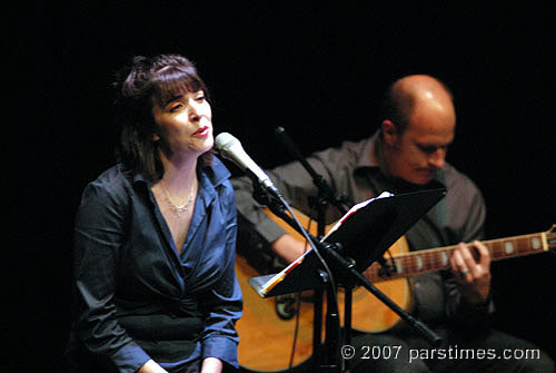 Monika Jalili (Vocals) & Timothy Quigley (Guitar) (September 27, 2007) - by QH