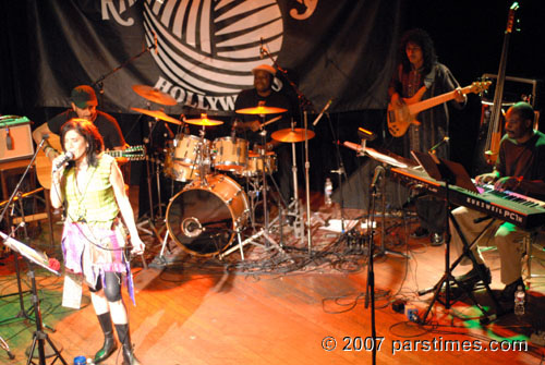 Sussan Deyhim & Band (October 6, 2007) - by QH