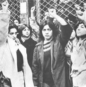 Iranian women demonstrating againt the hijab in Tehran streets